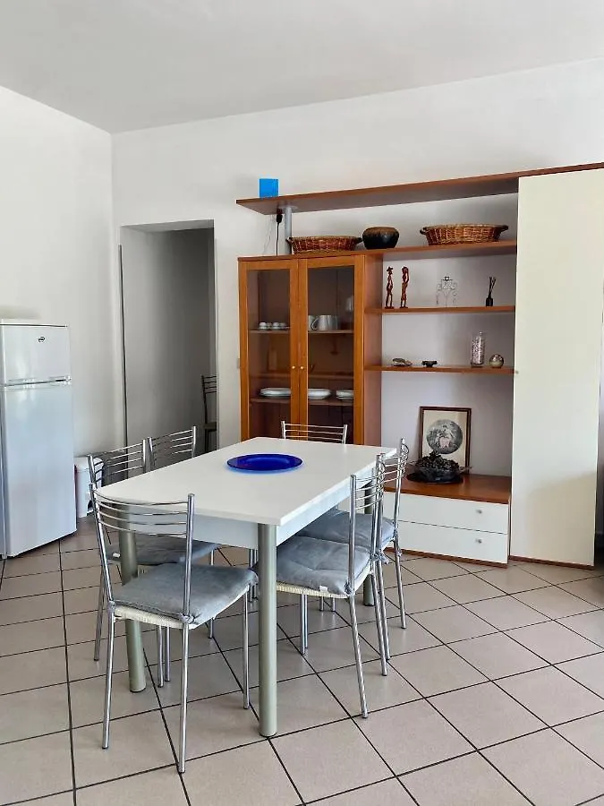 Apartment Tirreno Tirrenia 0*,  Itália